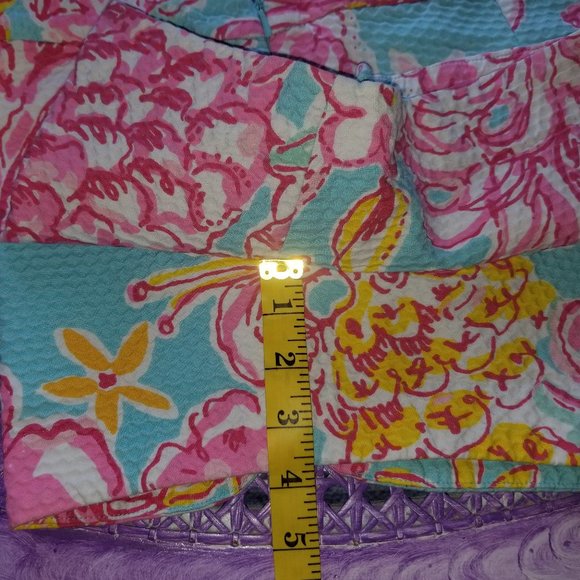 Lilly Pulitzer Short, Side Zip, Size 2. - Picture 5 of 7
